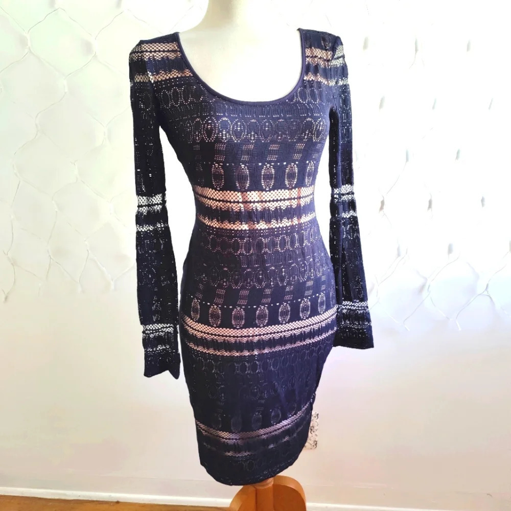 Bcbg Maxazria / Navy Lace / Ls / Size Small